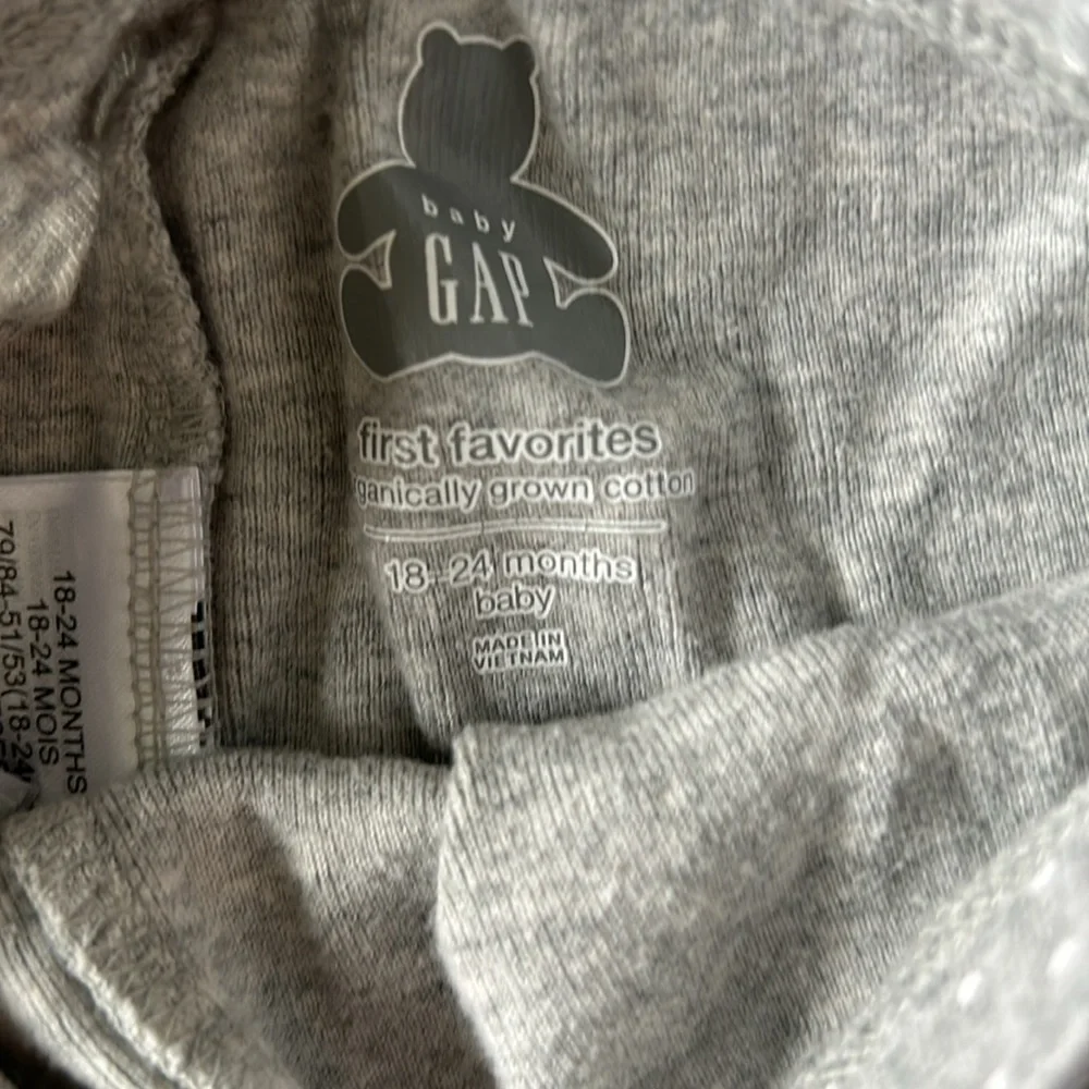 Baby gap grey polka dot set size 18-24 months